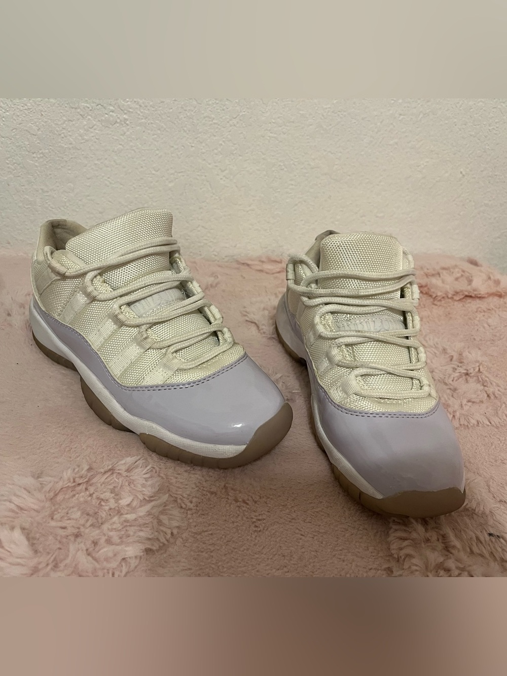 Jordan Women white and Light Purple Low-Top Sneakers